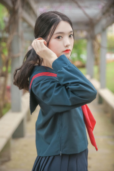 含紧一点H.边做边走